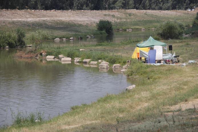 אוהל שהוקם בחניון דישון בגדה משוקמת בתעלת הירדן המזרחית