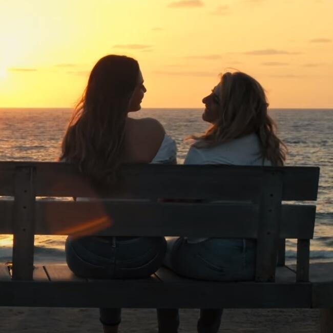 שרית חדד ותמר יהלומי. מתוך הקליפ "אהבה כמו שלנו"