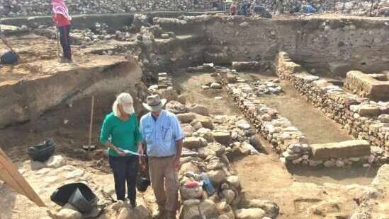חוקרים מאוניברסיטת סנטה ברברה באתר בירדן