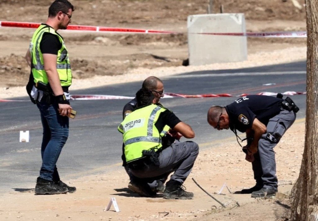 צילום: גיל נחושתן זירת דריסת השוטרים ליד חוף הדקל בנהריה