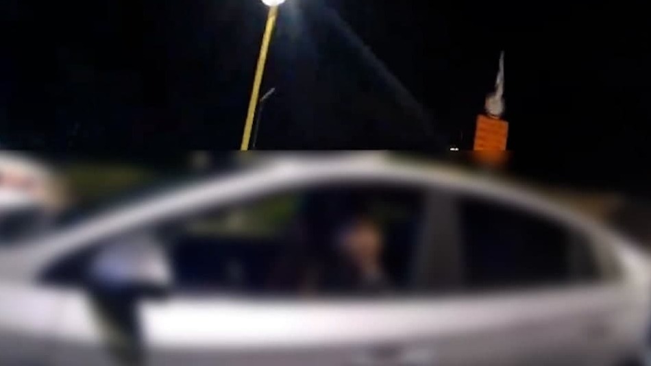 "הרגשתי שעובדים עליי". החולה המאומת ששב ממסיבה בצפון (צילום: דוברות המשטרה) המשטרה "הורידה מהכביש" אמש בחולון רכב לבדיקה, בשל רעש מאגזוז לחץ, ובבדיקת הנהג נמצא כי הנו חולה קורונה