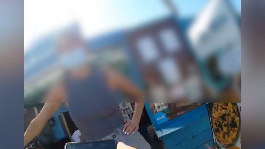 המשטרה אתרה בבת ים אחראית משמרת העובדת במסעדה בעיר, תוך הפרת חובת הבידוד