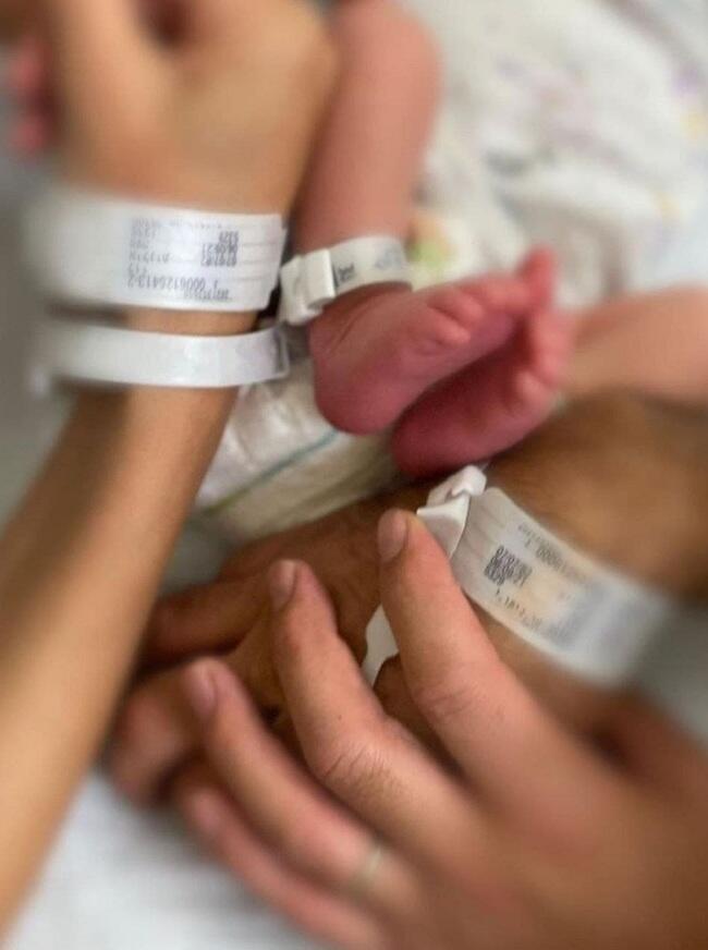 הורים מאושרים. אילנית לוי ואלירז שדה