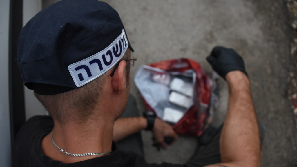 תיעוד מתוך בצע של המשטרה כנגד ארגוני הפשיעה במגזר הערבי