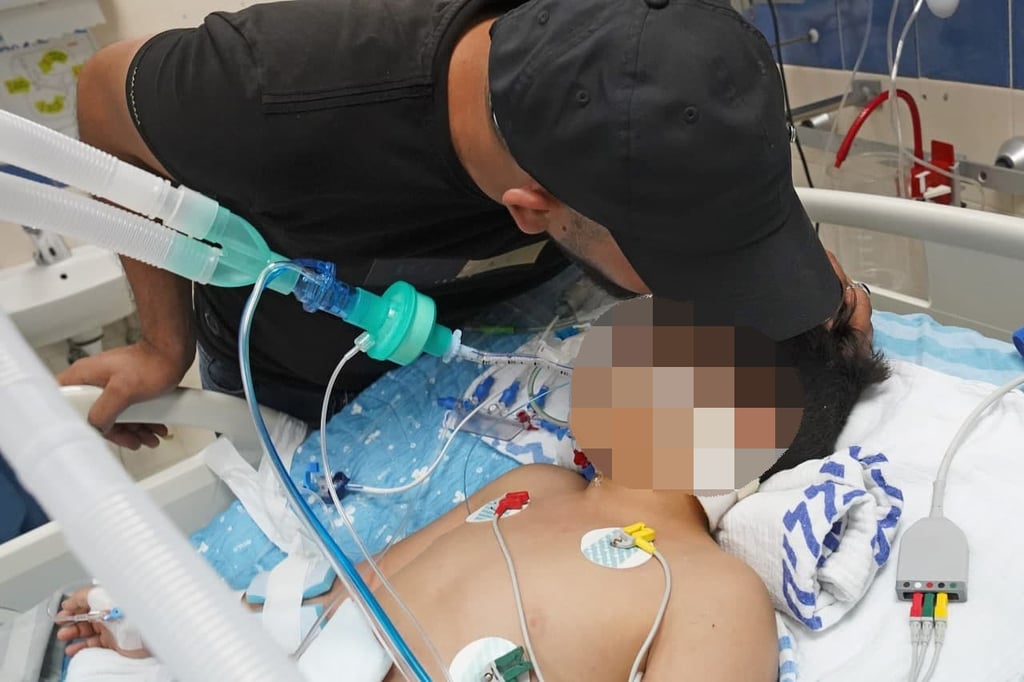 Six-year-old child hospitalized after being hit by a stray bullet in Umm al-Fahm gang violence (Photo: Effie Shrir) איהם בן ה-6 ואביו אבראהים