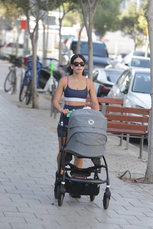 אמא לשישה. מיכל הקטנה מטיילת (צילום: מוטי לבטון) אמא לשישה. מיכל הקטנה מטיילת