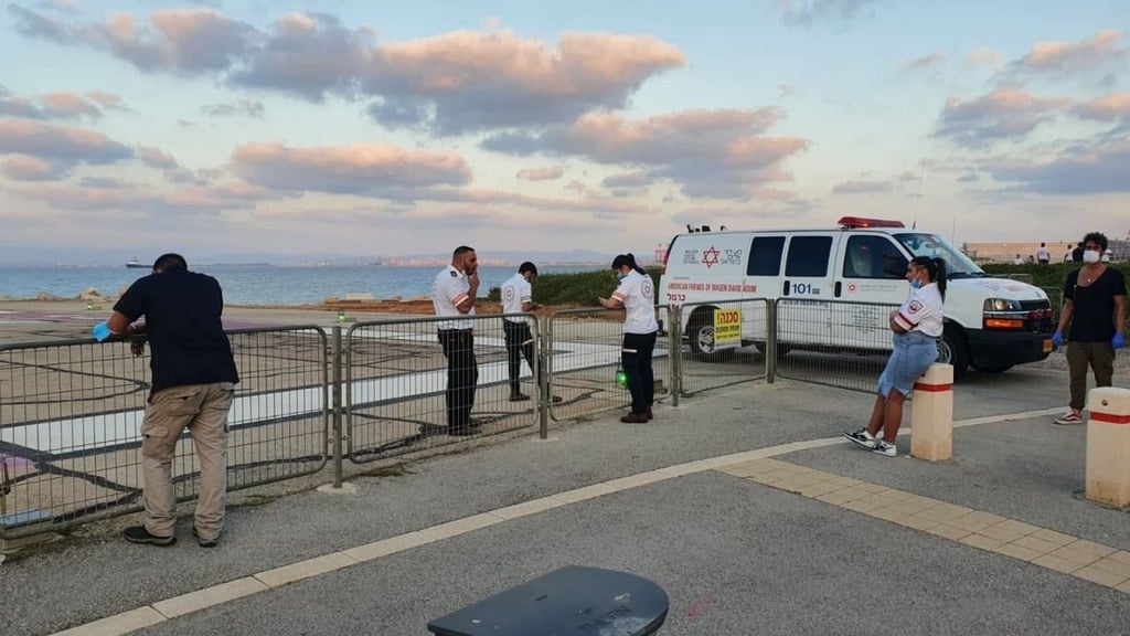 צוותי רפואה ממתינים להגעת הפצועים בביה"ח זיו בצפת (צילום: אלעד גרשגורן) המתנה לפצועים בבית חולים רמב"ם בחיפה
