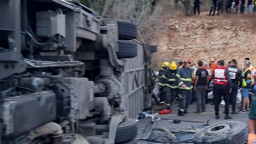 צילום: דוברות כבאות והצלה תאונה קשה בין אוטובוס לרכב פרטי ליד חורפיש שבגליל