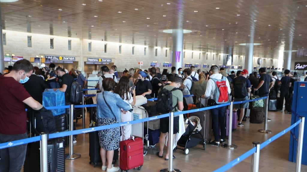 עומסים בנתב"ג. שאננות מטרידה (צילום: מוטי קמחי) עומסים בנתב"ג