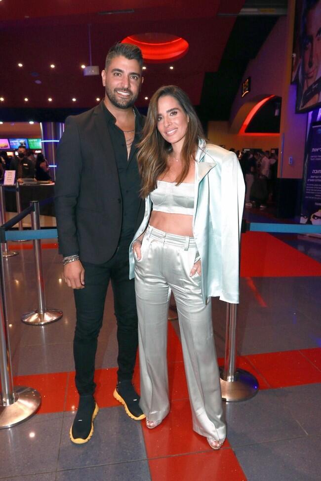 התלבשו בהתאם לאירוע. משה פרץ ואשתו ירדן