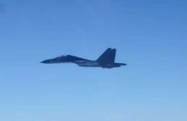 מטוס קרב סיני של סין מסוג SU-30 בתמונה שפרסם משרד ההגנה של טייוואן בעקבות גיחה אווירית בסמוך לאי
