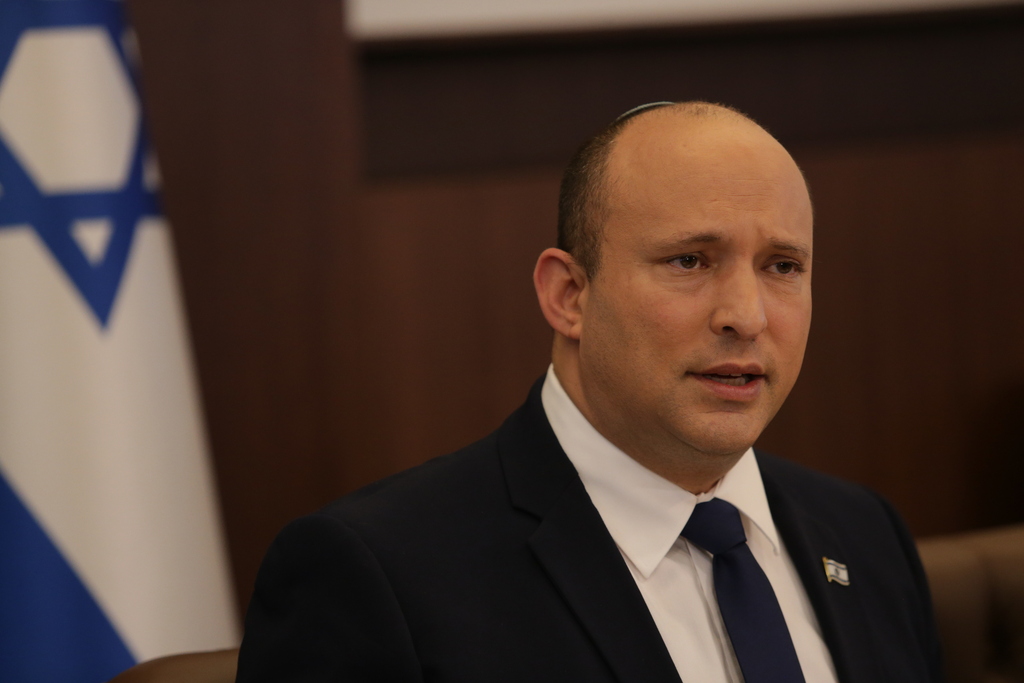 בנט: "הילדים וההורים ייהנו מקצת ודאות" (צילום: אלכס קולומויסקי ) נפתלי בנט ישיבת ממשלה