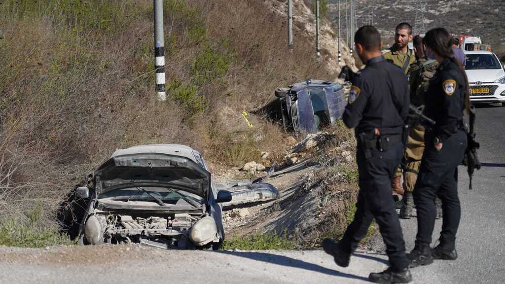 זירת התאונה סמוך לחוות גלעד (צילום: הלל מאיר, TPS ) זירת תאונת הדרכים סמוך לחוות גלעד