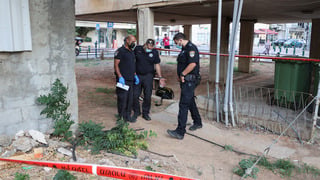 גבר נפל מגובה בפתח תקווה ונפצע קשה; המשטרה: "חשד שנדחף"