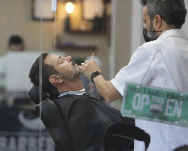 שעווה באף זה הכרחי (צילום: מוטי לבטון) שעווה באף זה הכרחי