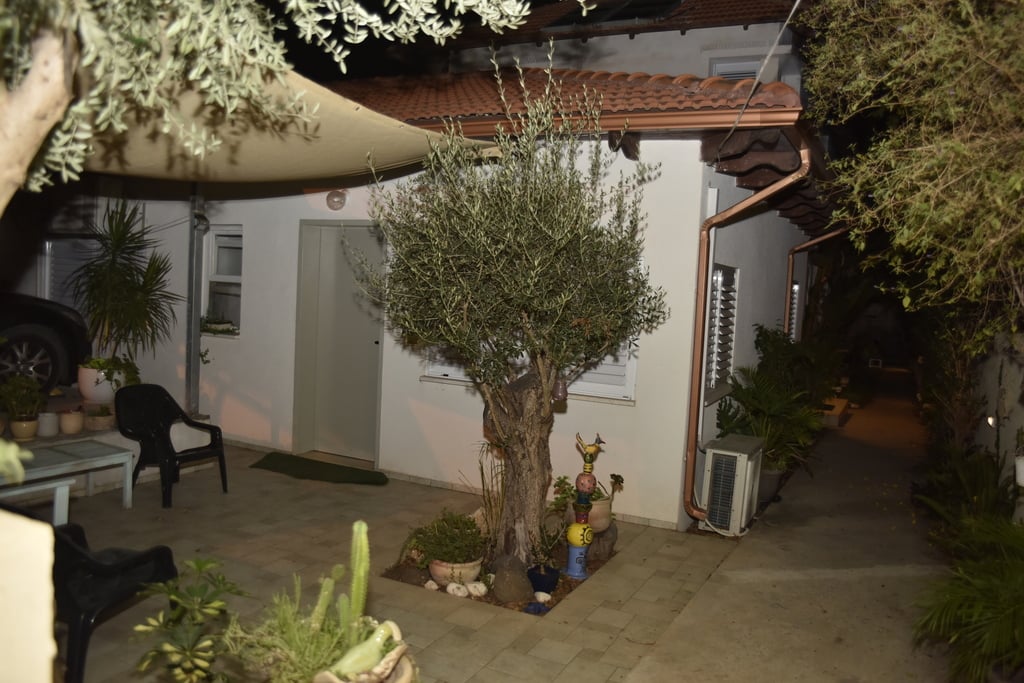 ביתה של הקשישה שחשוד שנצרחה ע"י המטפלת שלה