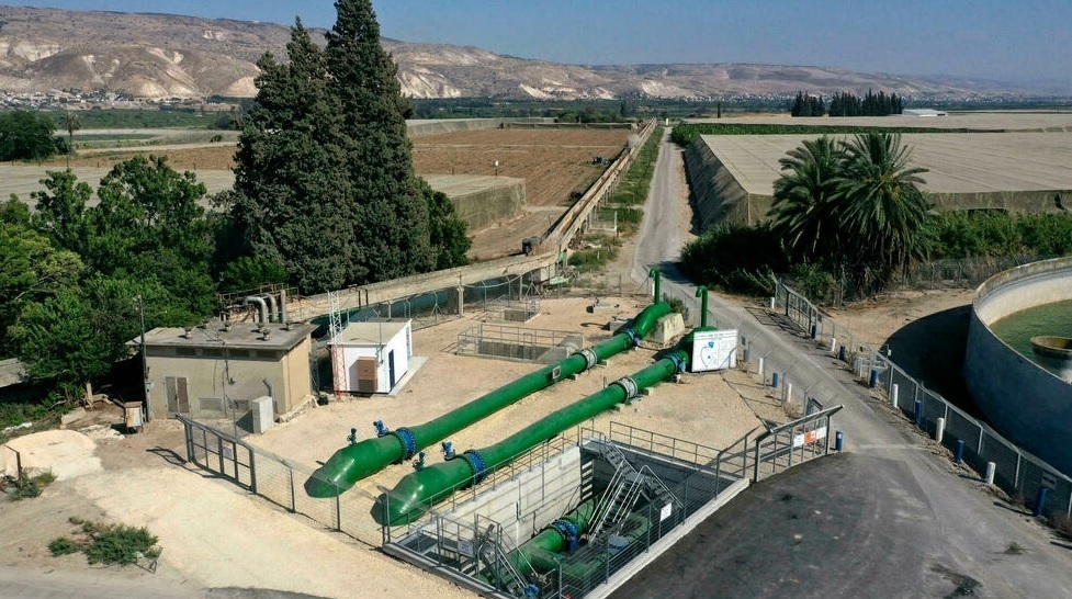 Pipe system used to transfer water from Israel to Jordan