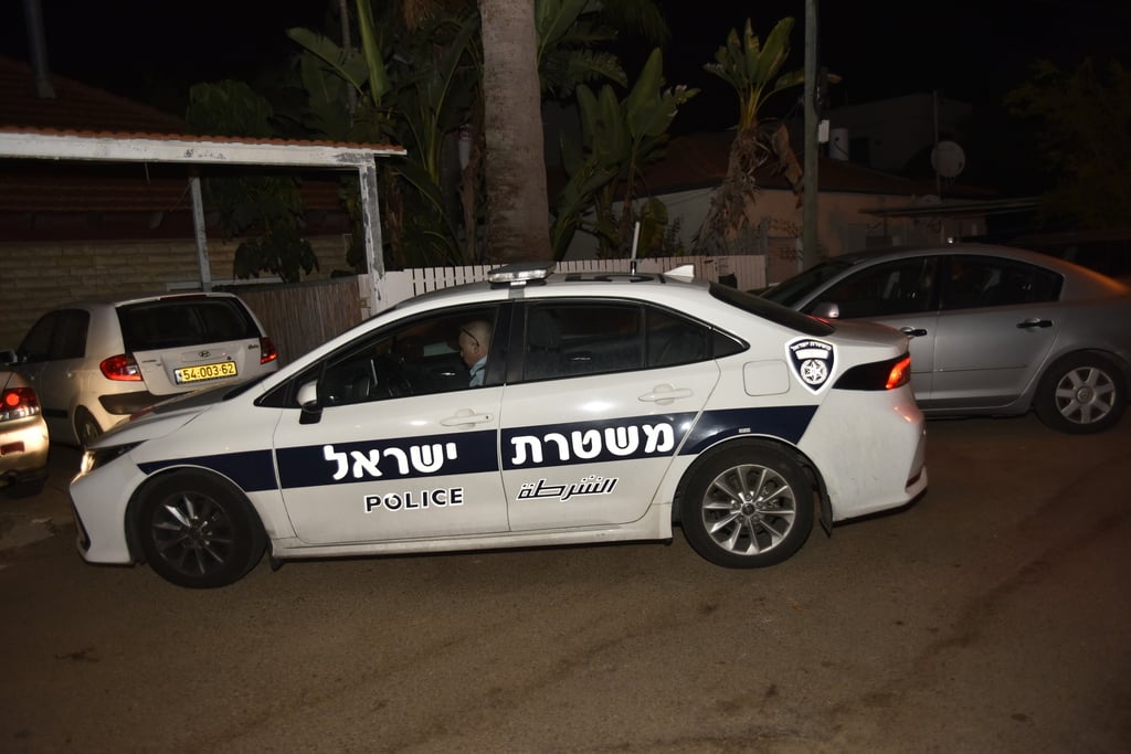 משטרה בביתה של הקשישה שחשוד שנצרחה ע"י המטפלת שלה