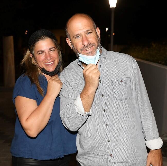 אחלה ג'וב תפסת. חנוך ואפרת דאום (צילום: רפי דלויה) אחלה ג'וב תפסת. חנוך ואפרת דאום