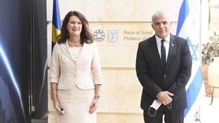 אן לינדה שרת החוץ של שבדיה הביאה ליאיר לפיד העתק מהארכיון הלאומי של תעודת החסינות שהעניק ראול ולנברג לטומי לפיד והצילה את חייו וחייו אמו מהנאצים