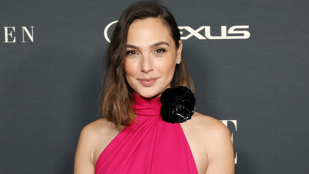 Gal Gadot to Play Evil Queen In Disney's Live-Action 'Snow White' – Deadline