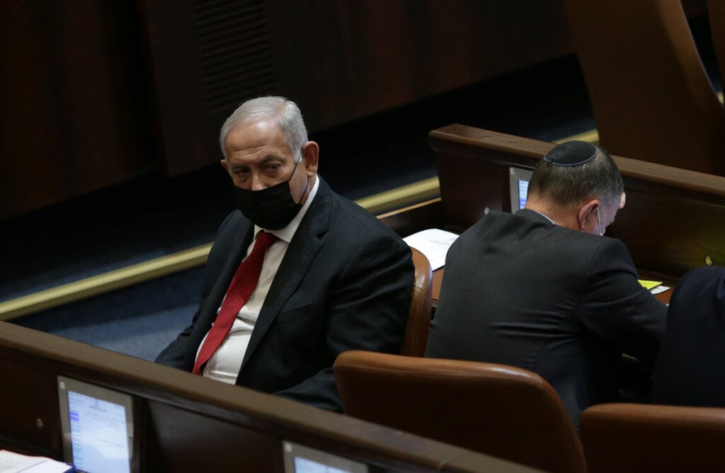 Opposition leader Benjamin Netanyahu in the Knesset plenum (Photo: Alex Kolomoisky) מליאת הכנסת