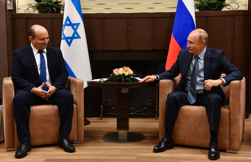 Prime Minister Naftali Bennett and Russian President Vladimir Putin (Photo: AFP) ראש הממשלה נפתלי בנט עם נשיא רוסיה ולדימיר פוטין