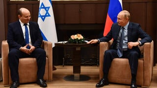 ראש הממשלה נפתלי בנט עם נשיא רוסיה ולדימיר פוטין