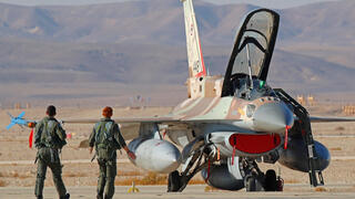 מטוסי מטוס קרב F-16 F16 של חיל האוויר הישראלי ב תרגיל הבינלאומי בלו פלאג Blue Flag ב בסיס עובדה