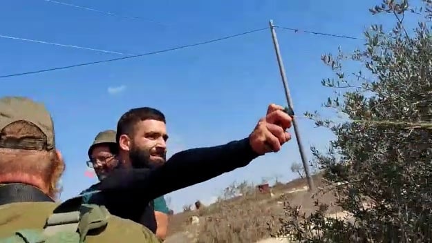 תיעוד: קללות וריסוס גז נגד פלסטינים ופעילי שמאל בשומרון