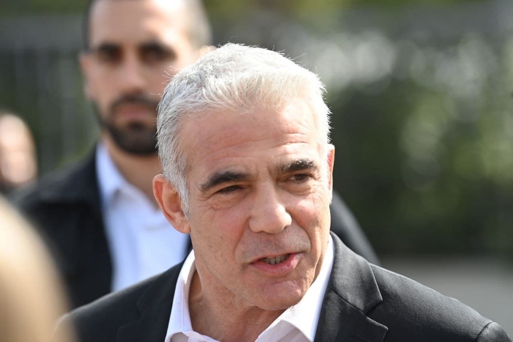 קיים דיון חירום פנימי במשרד החוץ. לפיד (צילום: יאיר שגיא) יאיר לפיד מחוץ לאירוע גיבוש של הקואלציה לקראת אישור התקציב