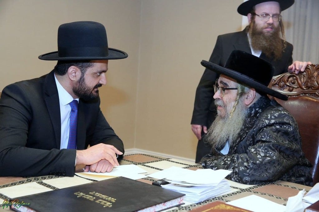 Rabbi Yehuda Gerami meets Satmar Rebbe Aaron Teitelbaum (Photo: Haim Twitto) הרב גרמי במפגש עם האדמו"ר מסאטמר, החסידות שהיא סמל לאנטי-ציונות