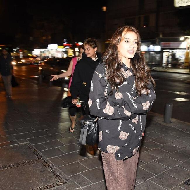 אל תעמדו כל כך רחוק (צילום: אמיר מאירי) אל תעמדו כל כך רחוק