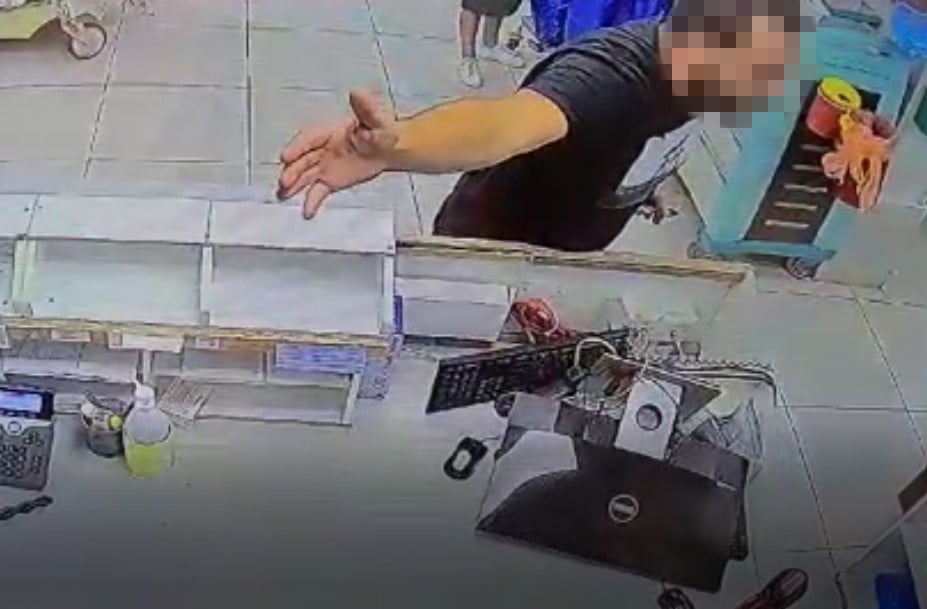 חצי מטר מהאחיות המבוהלות (צילום: דוברות לניאדו) מלווה תקף את צוות המחלקה במיון בית החולים לניאדו