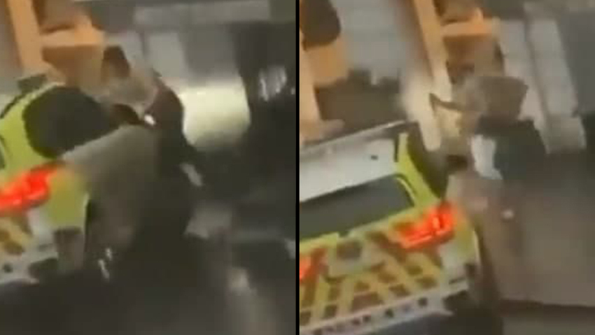 רגע הנטרול: ניידת המשטרה מתנגשת בחמוש המנופף בסכין נורבגיה אוסלו תוקף דוקר ניידת משטרה מנגחת אותו