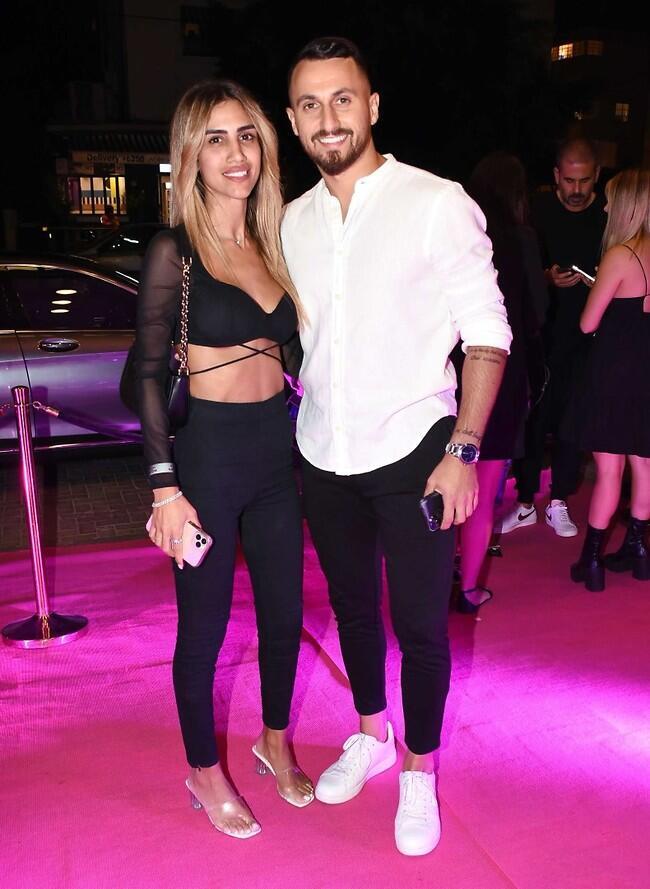 מעניין מה הקשר שלהם למיכל. פאני (בוזגלו) בר מוחא ובן הזוג (צילום: אמיר מאירי) מעניין מה הקשר שלהם למיכל. פאני (בוזגלו) בר מוחא ובן הזוג