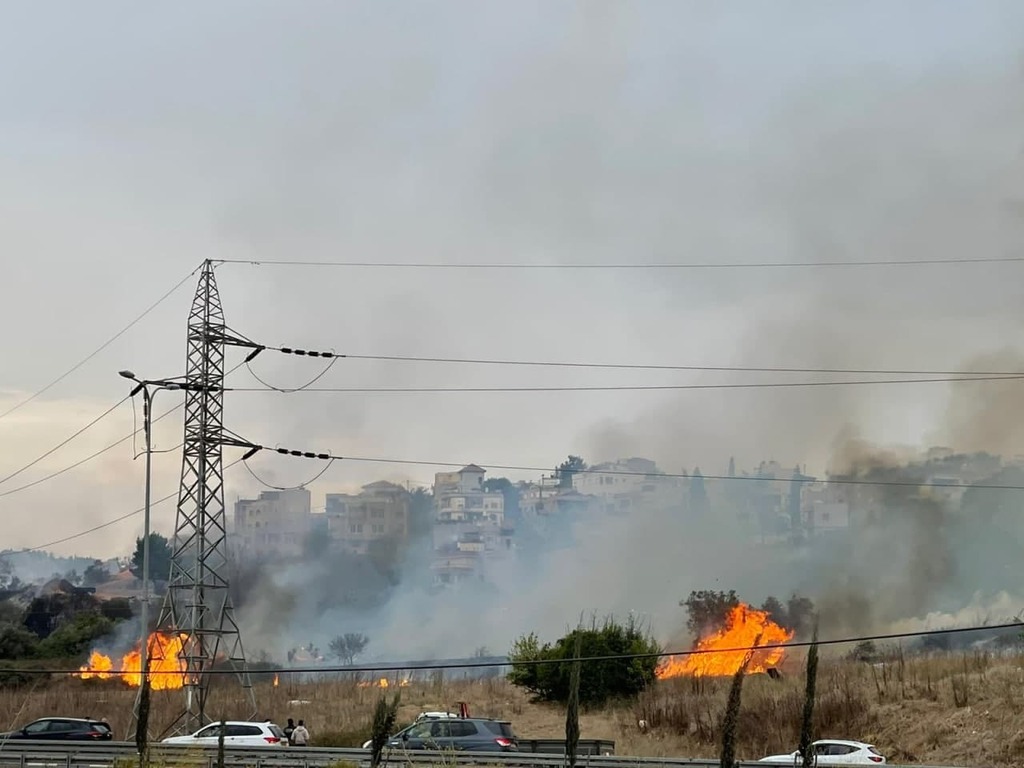 צילום: תיעוד מבצעי כבאות והצלה צפון שריפה באזור מעלות: תושבים פונו, בתים ניזוקו, הוזעקו כוחות מכל המחוז