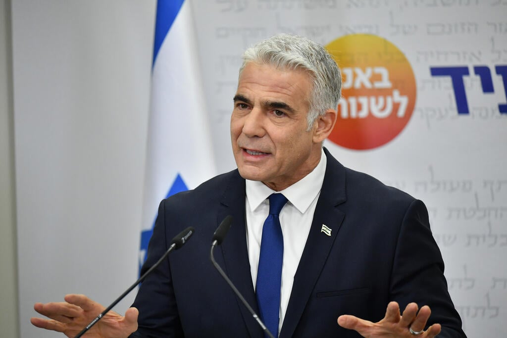 פגישות עם בוריס ג'ונסון ועמנואל מקרון. לפיד (צילום: יואב דודקביץ' ) יאיר לפיד