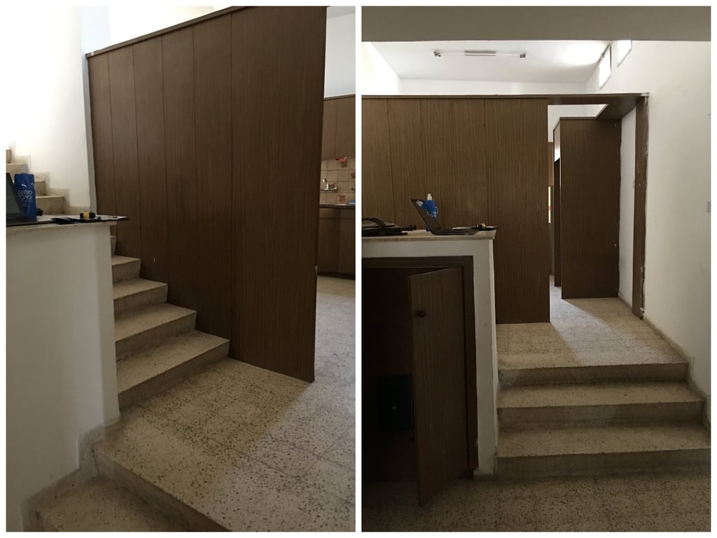 גרם המדרגות הפתוח לפני השיפוץ הכיל את המטבח (צילום פרטי) בית הכותל לפני