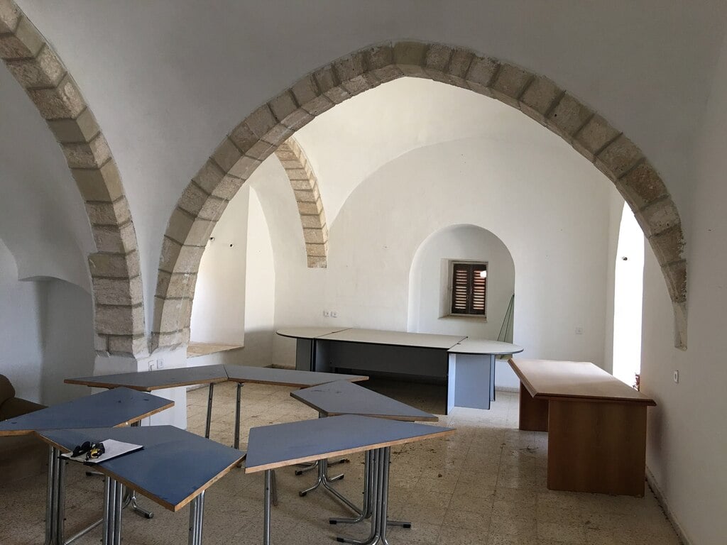 לפני השיפוץ: "בעלי הבית חשבו שהתפשרו" (צילום פרטי) בית הכותל לפני