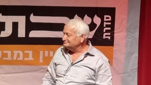 אלון שוסטר בשבתרבות מבשרת ציון (צילום: עיריית מבשרת ציון) אלון שוסטר בשבתרבות מבשרת ציון