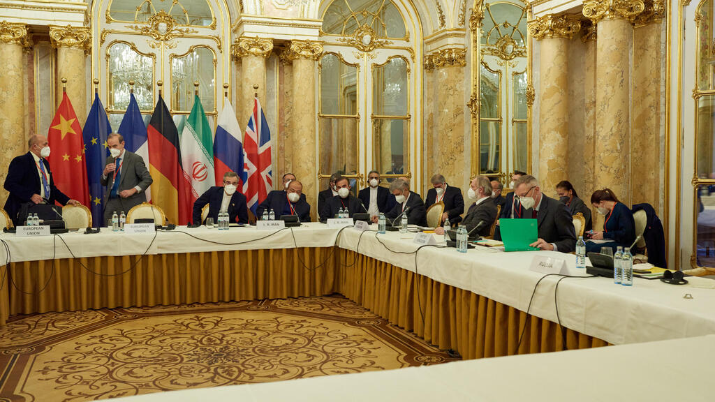 World powers negotiate with Iranians on a return to the 2015 nuclear deal, in Vienna earlier this year (Photo: Reuters) שיחות הגרעין בווינה