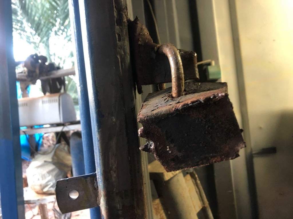 The breached lock of the storage unit ההרס בעקבות התקרית