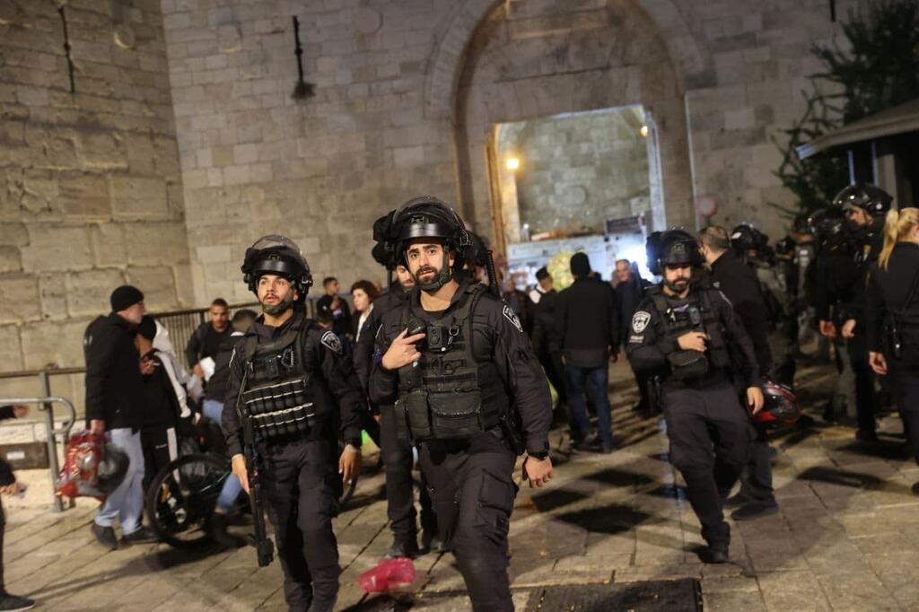 צילום: אלכס קולומויסקי כוחות מג"ב בזירת הפיגוע