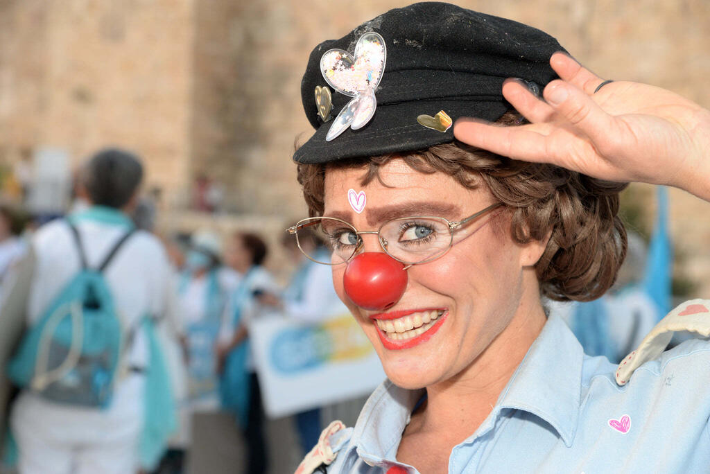 השוטרת אז אולי