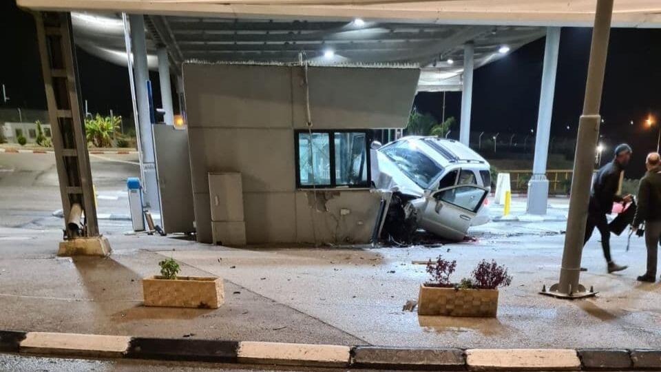 Aftermath of car ramming attack on checkpoint in the West Bank (Photo: Defense Ministry) זירת הפיגוע