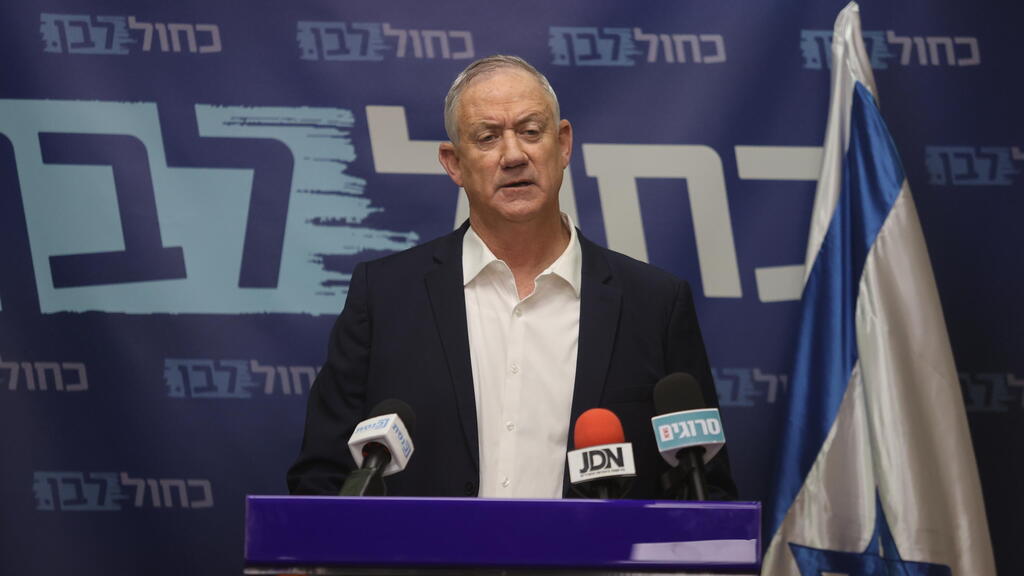 "לא קורא לארה"ב לפעול בשביל ישראל". גנץ (צילום: אלכס קולומויסקי) ישיבת סיעה כחול לבן