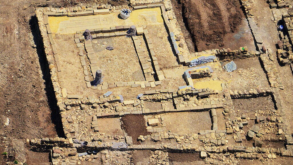 The excavation of the first temple found at Migdal (Photo: Avram Gracier) The excavation in Migdal