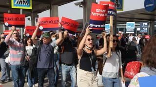 מחאה של חלק מגורמי התיירות נגד סגירת השמיים