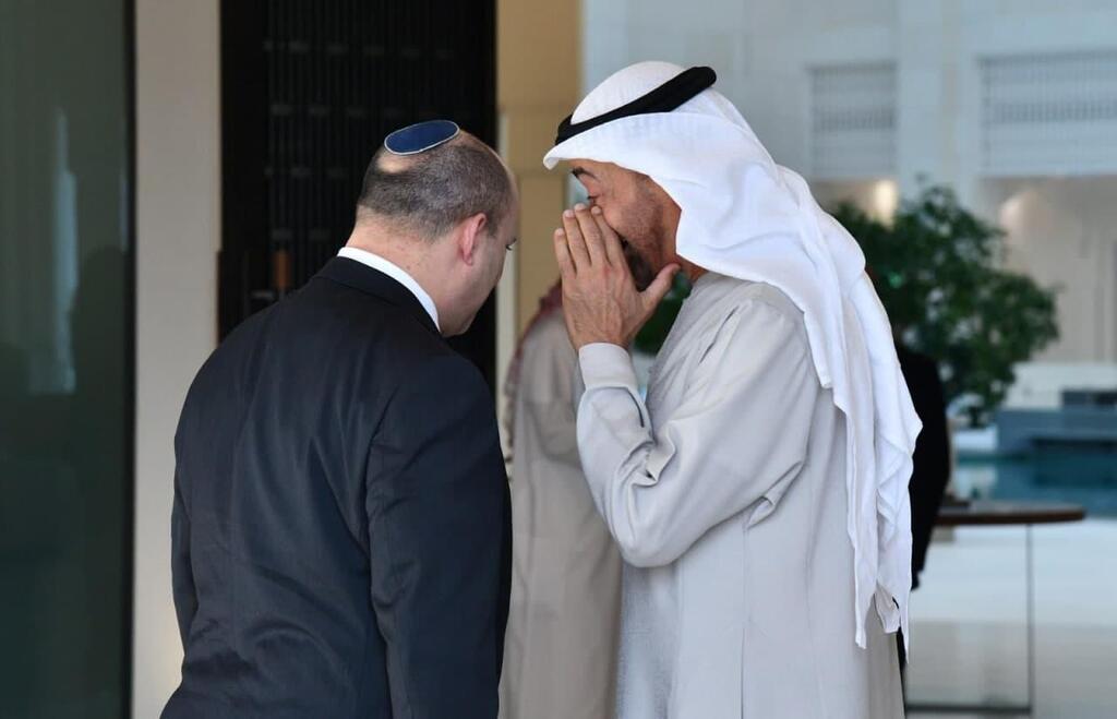 Prime Minister Naftali Bennett with Abu Dhabi’s Crown Prince Mohammed bin Zayed Al Nahyan (Photo: Haim Zach) ראש הממשלה עם השייח' מוחמד בן זאיד לקראת החזרה לארץ